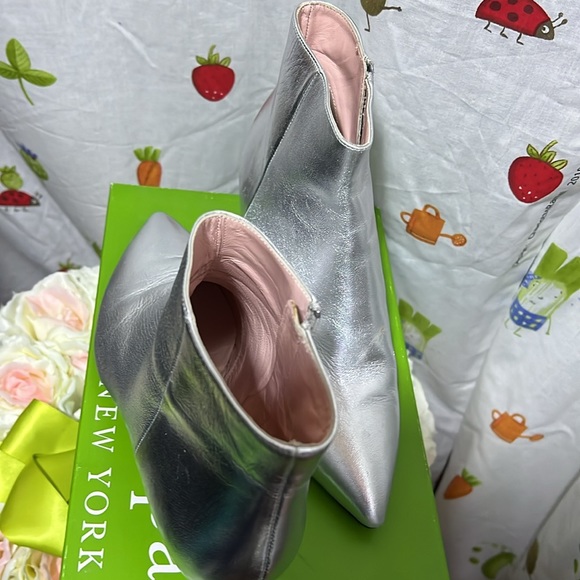 Kate Spade sliver leather boots size 6 - Picture 4 of 5